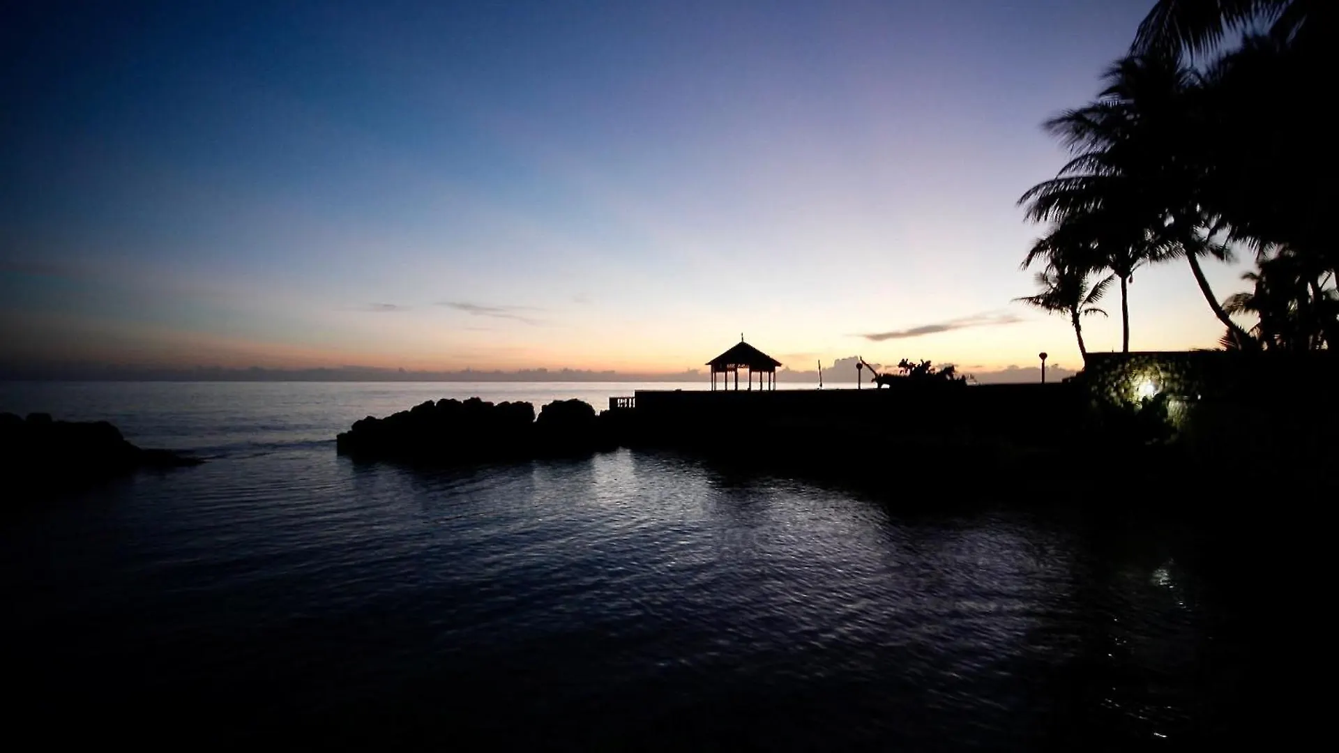 Idyllic Beachfront Condo Ocho Rios Apartment