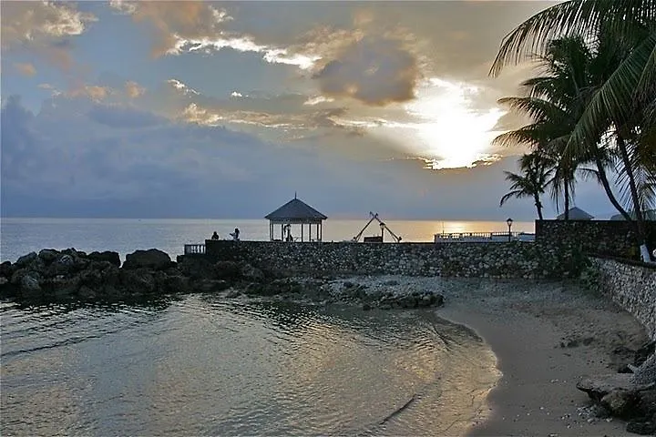 Idyllic Beachfront Condo Ocho Rios 0*,