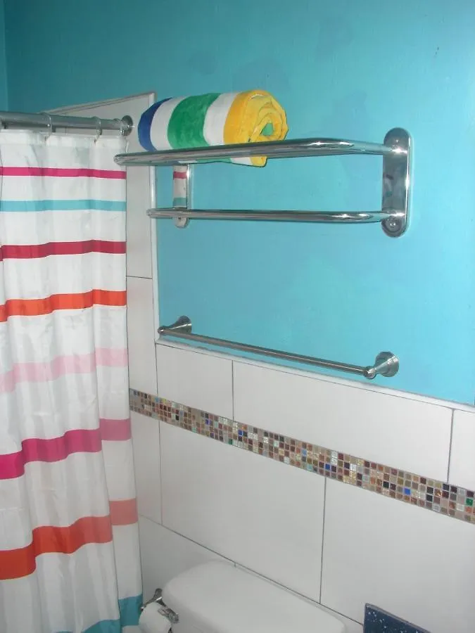 Idyllic Beachfront Condo أوشو ريوس شقة